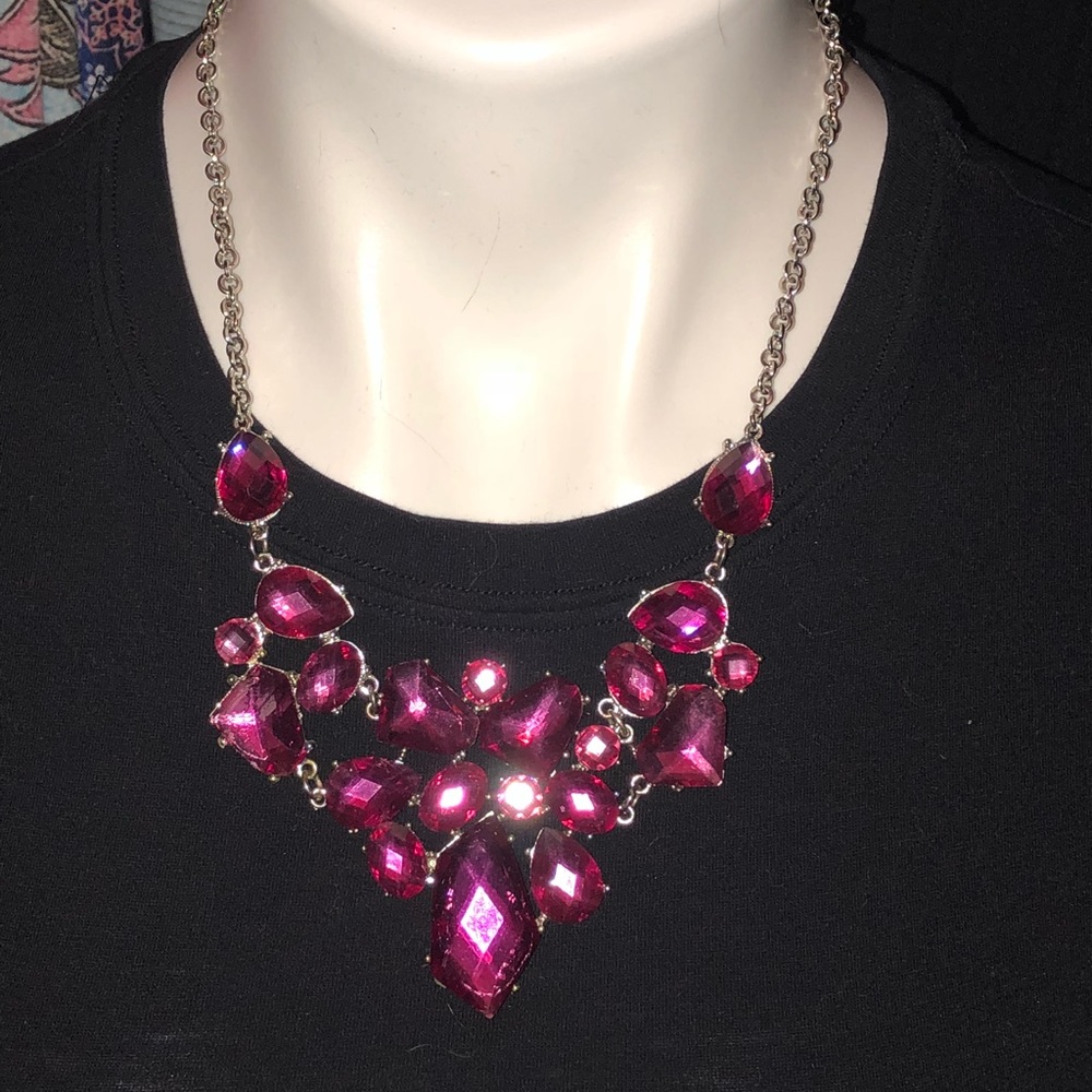❤️LOWEST REDUCED PRICE Gorgeous statement necklace